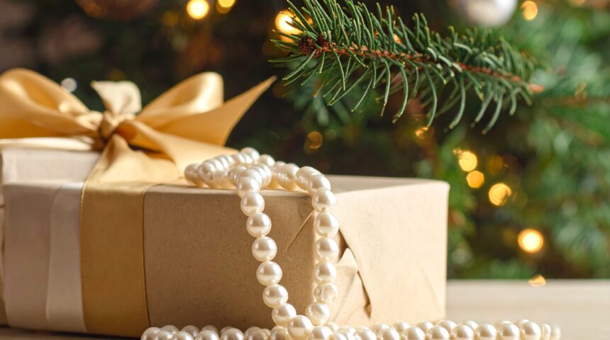 Bald packt ihr sie aus: die Schätze des guten Nikolaus Bald packt ihr sie aus: die Schätze des guten Nikolaus